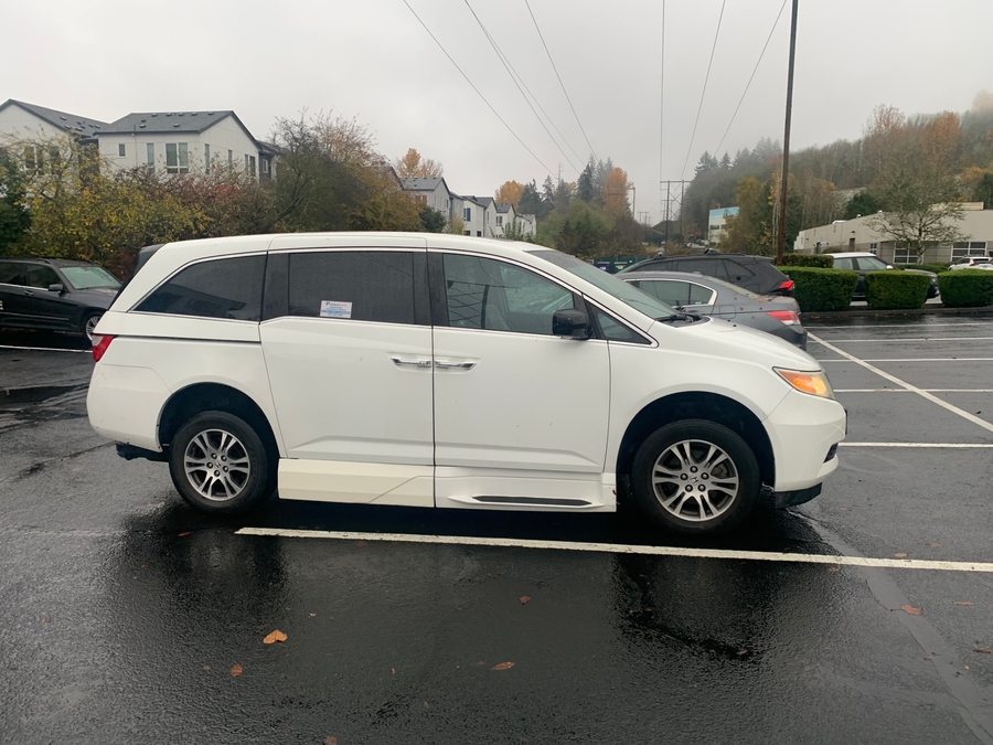 Used 2011 Honda Odyssey EX-L - VMI Side Entry Entry In Floor Automatic Ramp