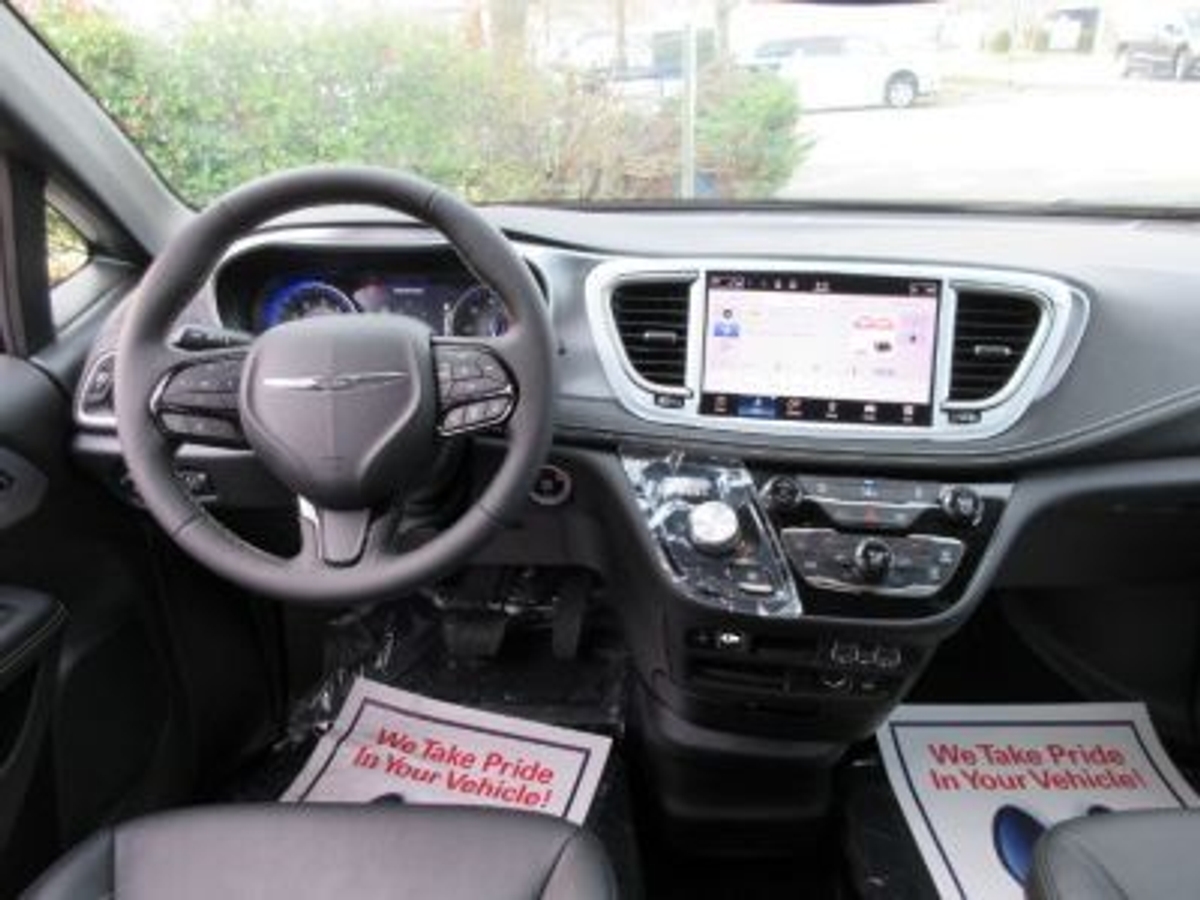 2022 CHRYSLER PACIFICA - Image 5