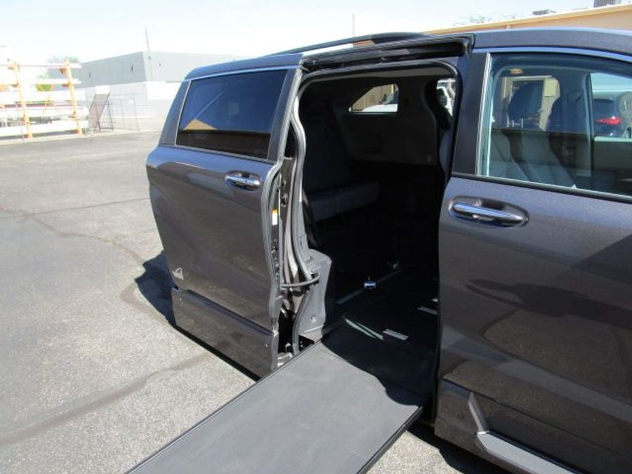 Used 2023 Toyota Sienna Hybrid XLE Base - VMI Side Entry Entry In Floor Automatic Ramp