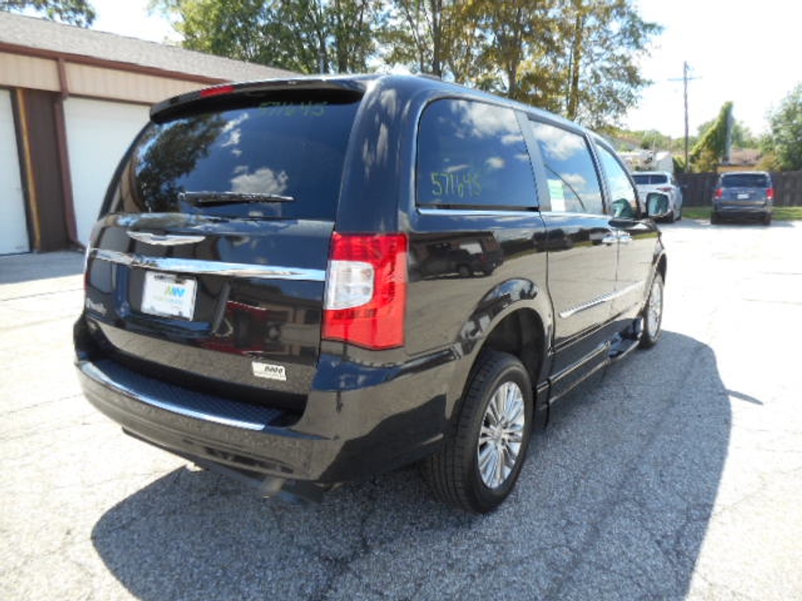 Mocha Java Pearl Chrysler Town and Country image number 7