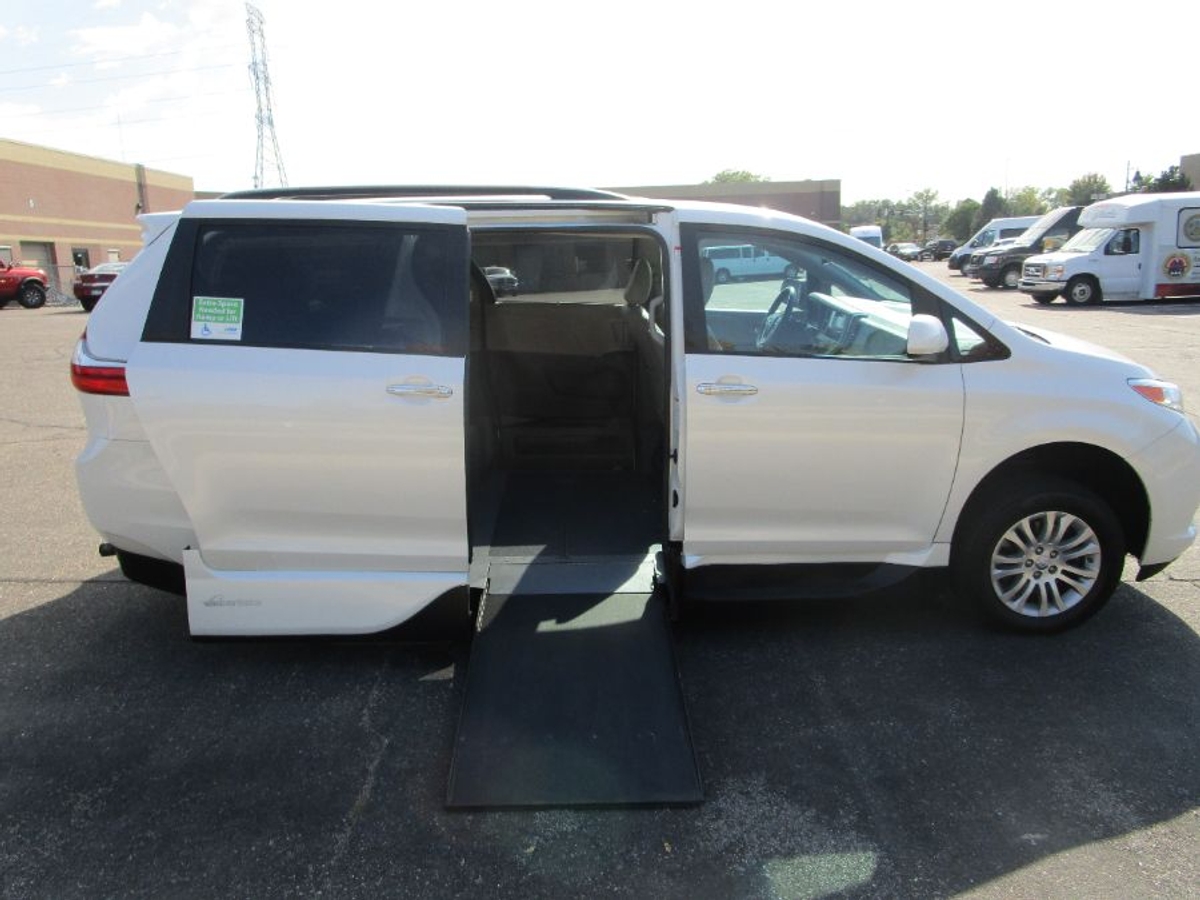 2017 Toyota Sienna