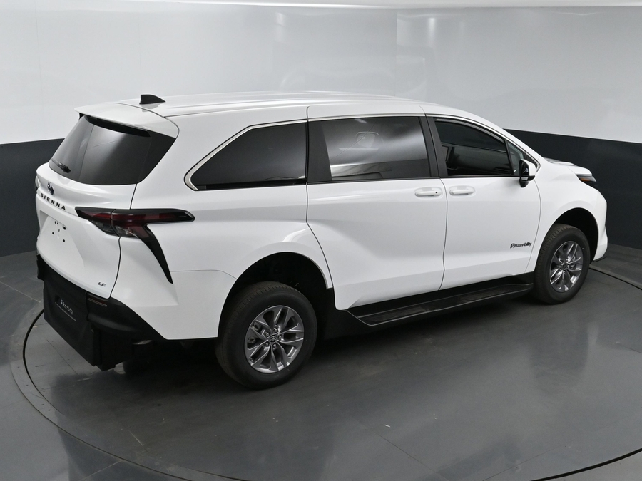 New 2025 Toyota Sienna Hybrid LE - BraunAbility Commercial Rear Entry Entry Fold Out Manual Ramp