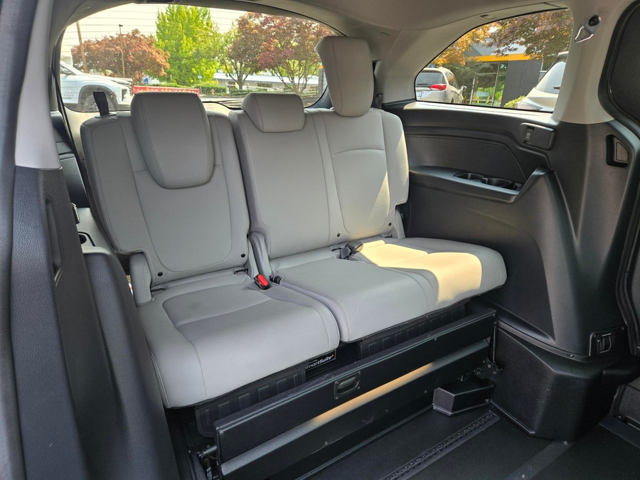 Used 2024 Honda Odyssey EXL - BraunAbility Side Entry In Floor Automatic Ramp