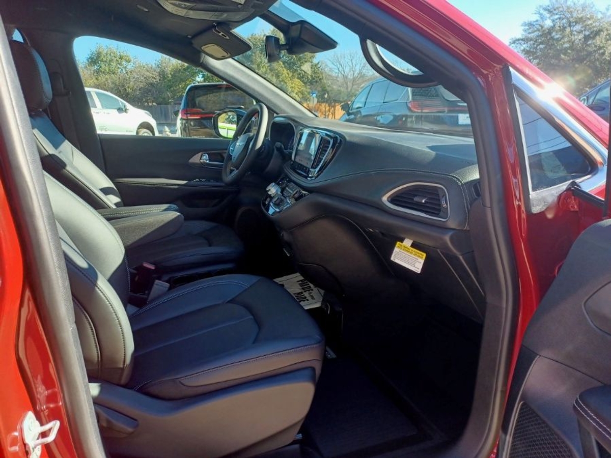 Red Chrysler Pacifica image number 16