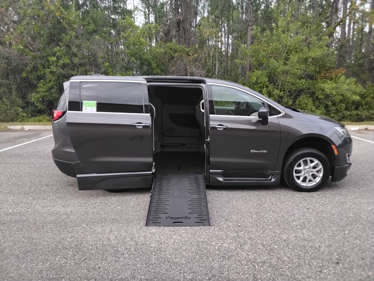 2017 Chrysler Pacifica Touring Plus