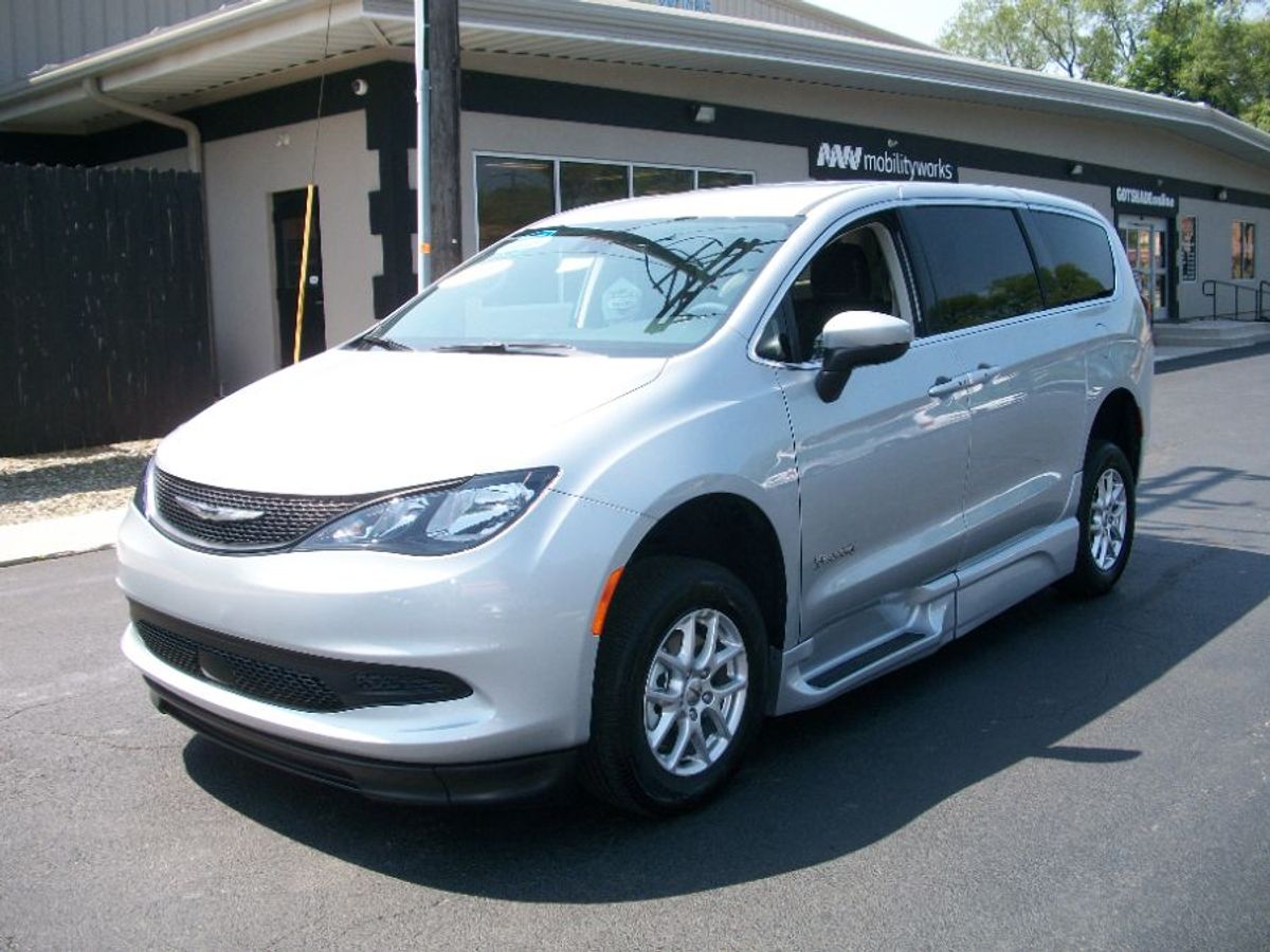 2023 CHRYSLER VOYAGER - Image 5