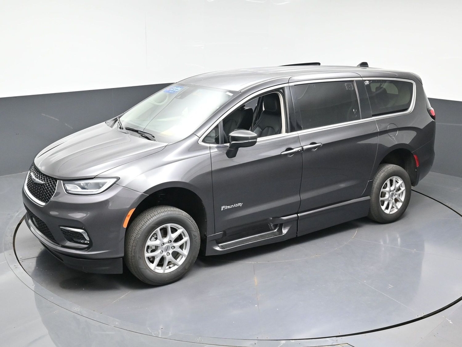 Used 2023 Chrysler Pacifica Touring L - BraunAbility Side Entry Fold Out Automatic Ramp