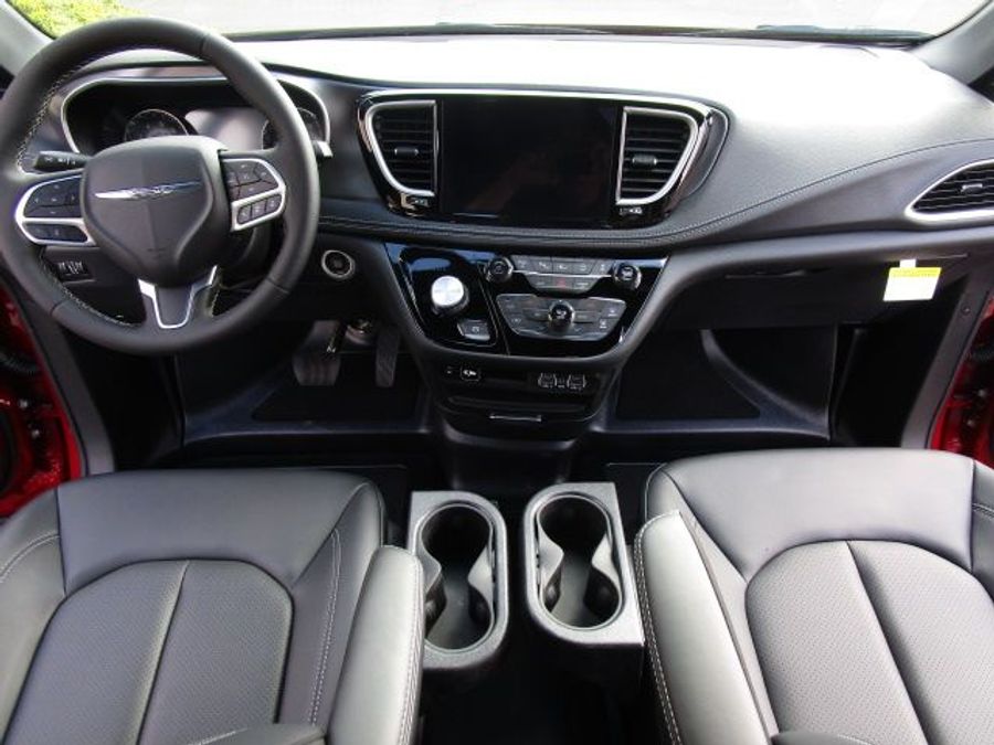 New 2025 Chrysler Pacifica Select Safety - BraunAbility Side Entry Entry Fold Out Automatic Ramp