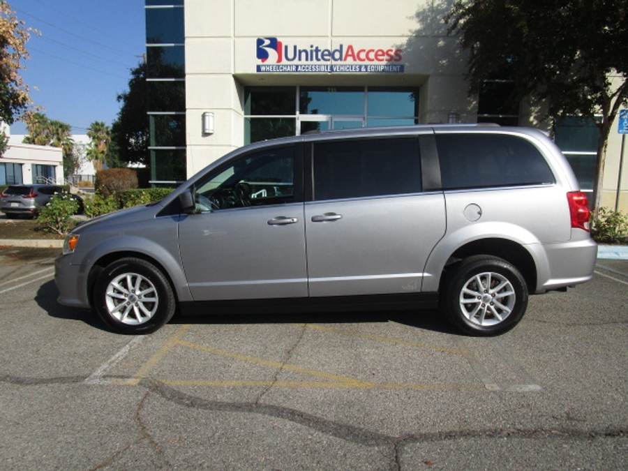 Used 2019 Dodge Grand Caravan SXT - VMI Side Entry Entry Fold Out Automatic Ramp