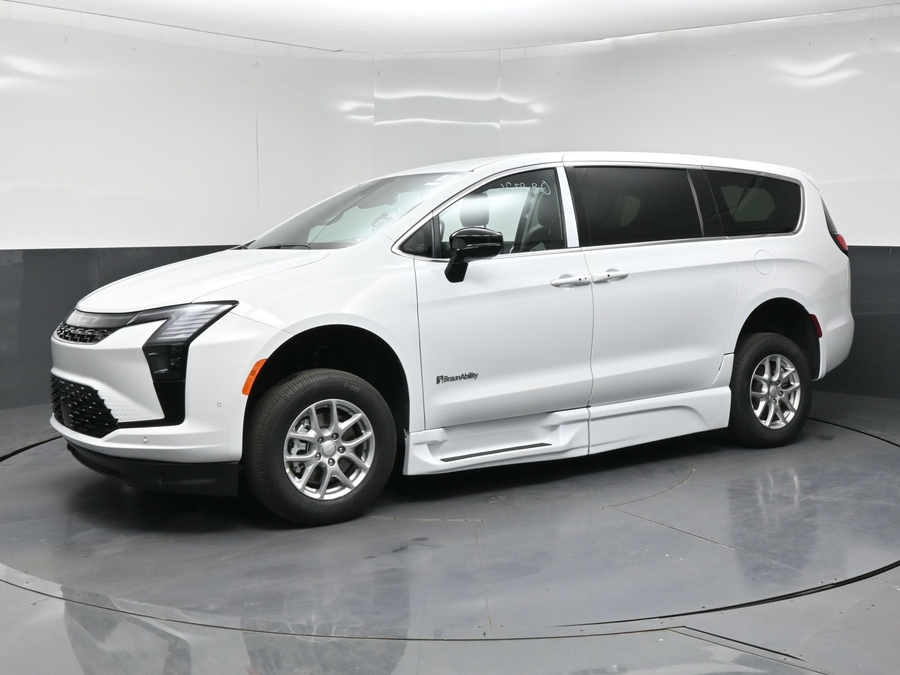 New 2027 Chrysler Pacifica Select Safety - BraunAbility Side Entry Fold Out Automatic Ramp