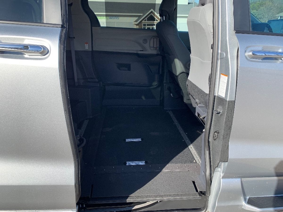 2024 TOYOTA SIENNA - Image 11