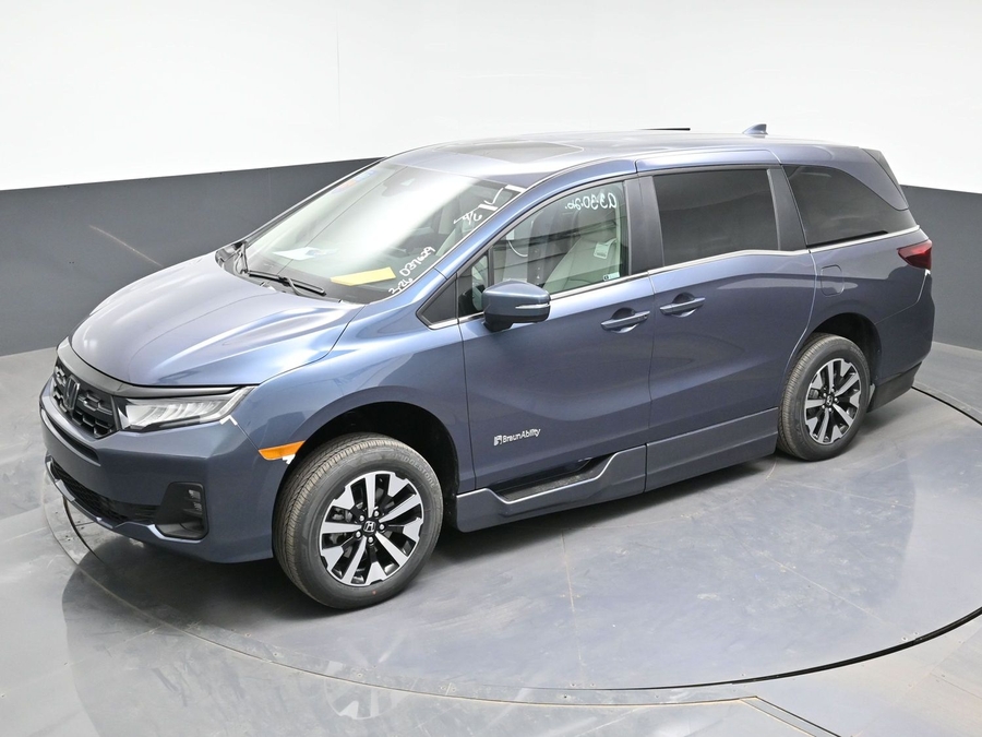 Blue Honda Odyssey image number 20