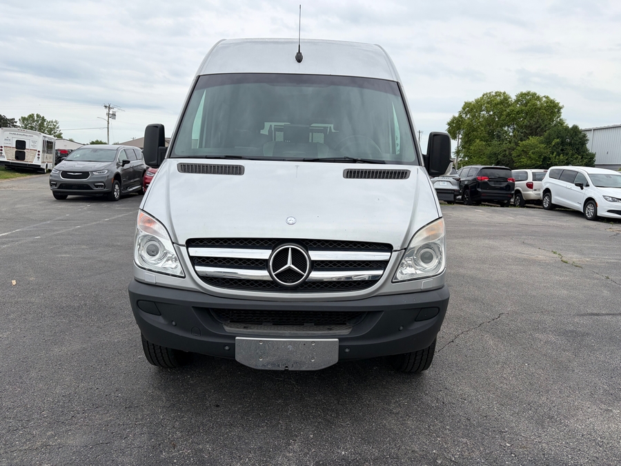  Mercedes-Benz Sprinter with Rear Entry Automatic Fold Out ramp