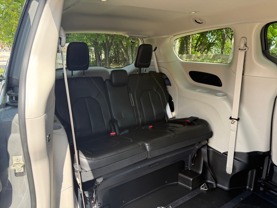 Used 2023 Chrysler Pacifica Touring L - BraunAbility Side Entry Entry In Floor Automatic Ramp