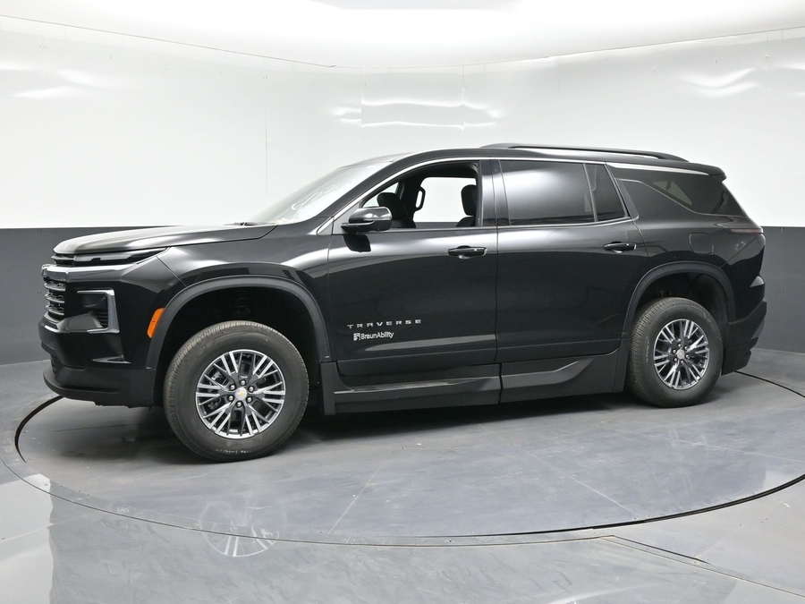 Black Chevrolet Traverse image number 10