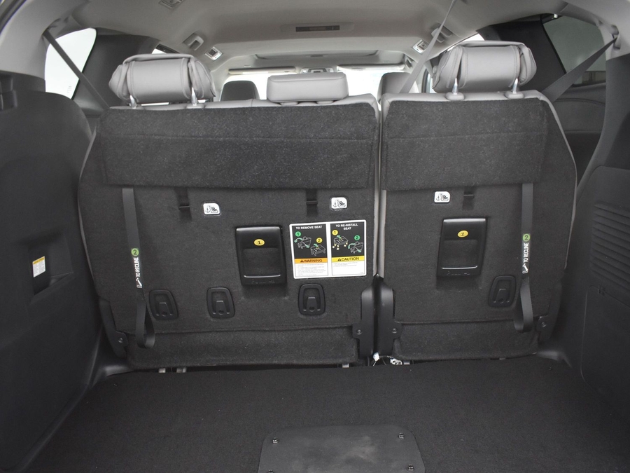 New 2025 Toyota Sienna Hybrid XLE Plus - BraunAbility Side Entry Entry In Floor Automatic Ramp