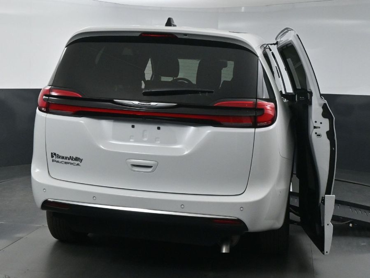 2025 CHRYSLER PACIFICA - Image 7