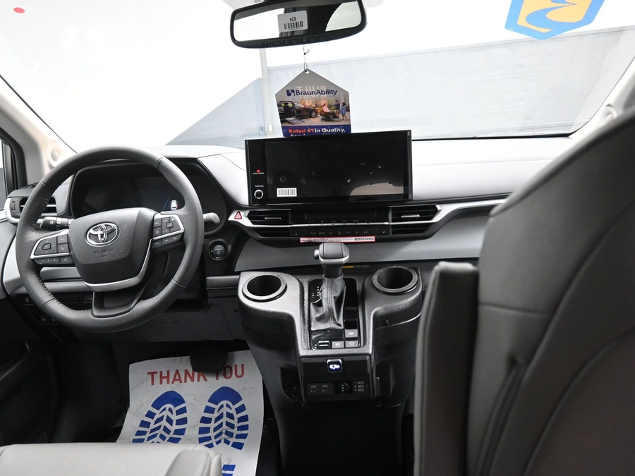 New 2026 Toyota Sienna Hybrid XLE Plus - BraunAbility Side Entry Entry Fold Out Automatic Ramp