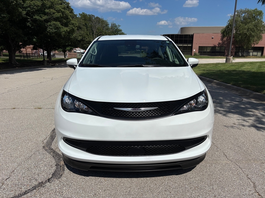 Used 2023 Chrysler Voyager LX - BraunAbility Side Entry Fold Out Automatic Ramp