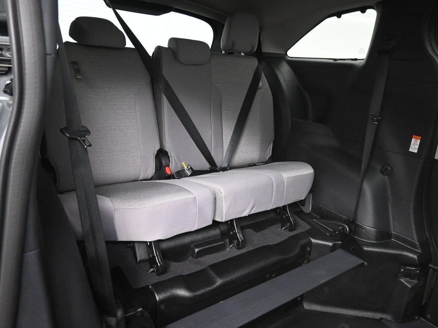 New 2026 Toyota Sienna Hybrid LE - BraunAbility Side Entry Fold Out Automatic Ramp