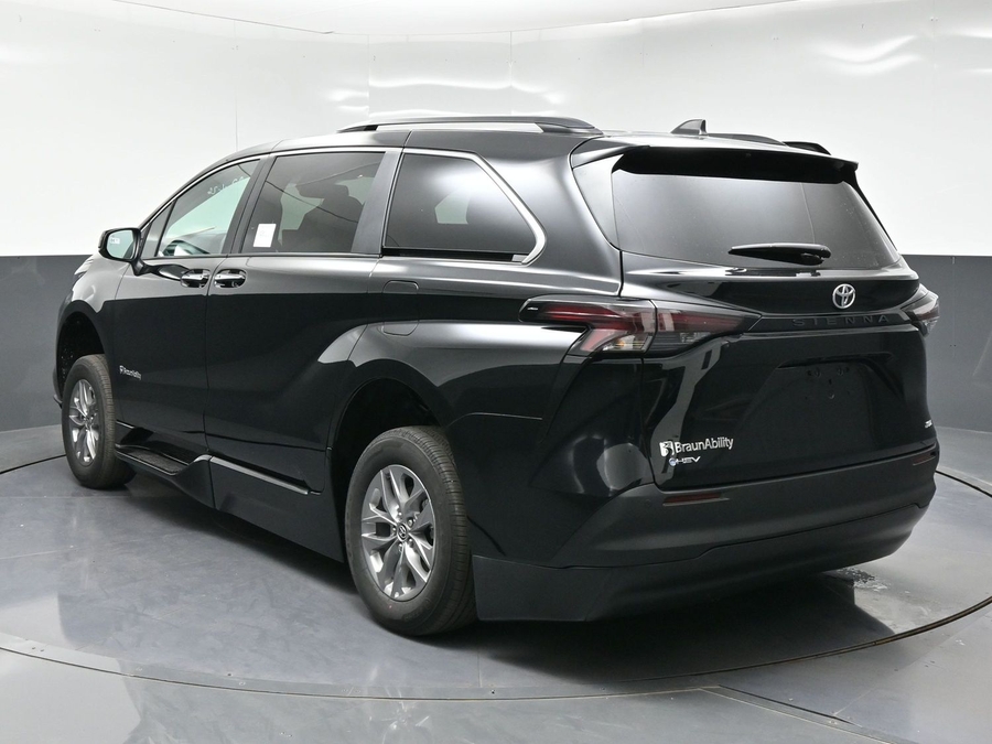 New 2026 Toyota Sienna Hybrid XLE Add - BraunAbility Side Entry In Floor Automatic Ramp