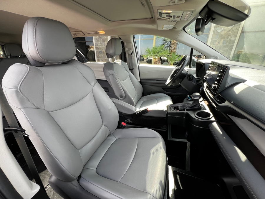 Used 2024 Toyota Sienna XLE - BraunAbility Side Entry Entry Fold Out Automatic Ramp