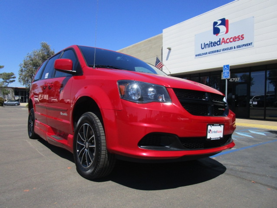 Used 2015 Dodge Grand Caravan SE - BraunAbility Side Entry Entry Fold Out Automatic Ramp