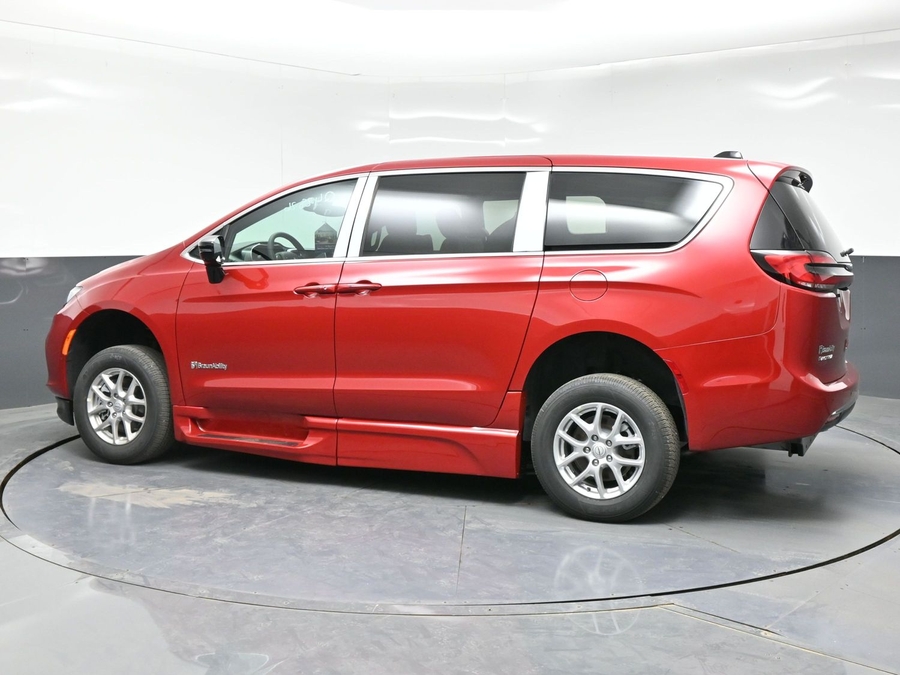 Red Chrysler Pacifica image number 3
