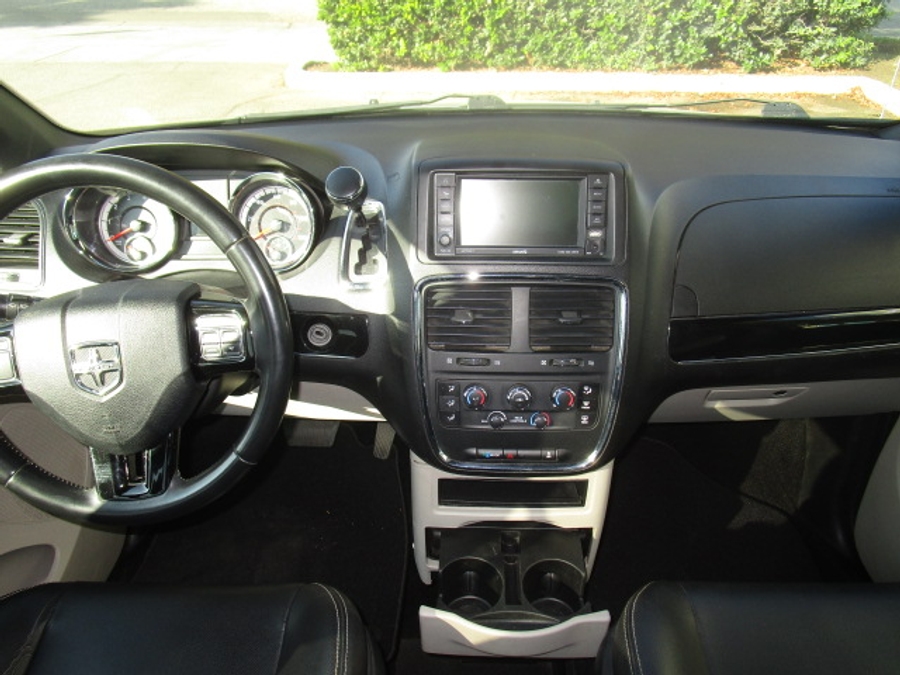 Used 2019 Dodge Grand Caravan SXT - VMI Side Entry Entry Fold Out Automatic Ramp