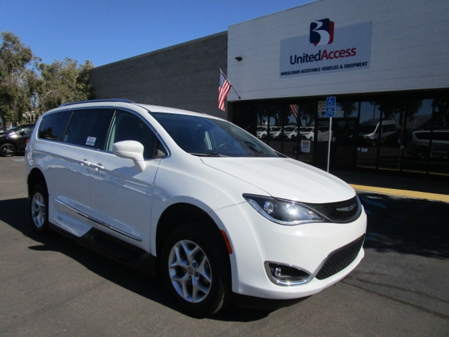 Used 2018 Chrysler Pacifica Touring L - VMI Side Entry Entry In Floor Automatic Ramp