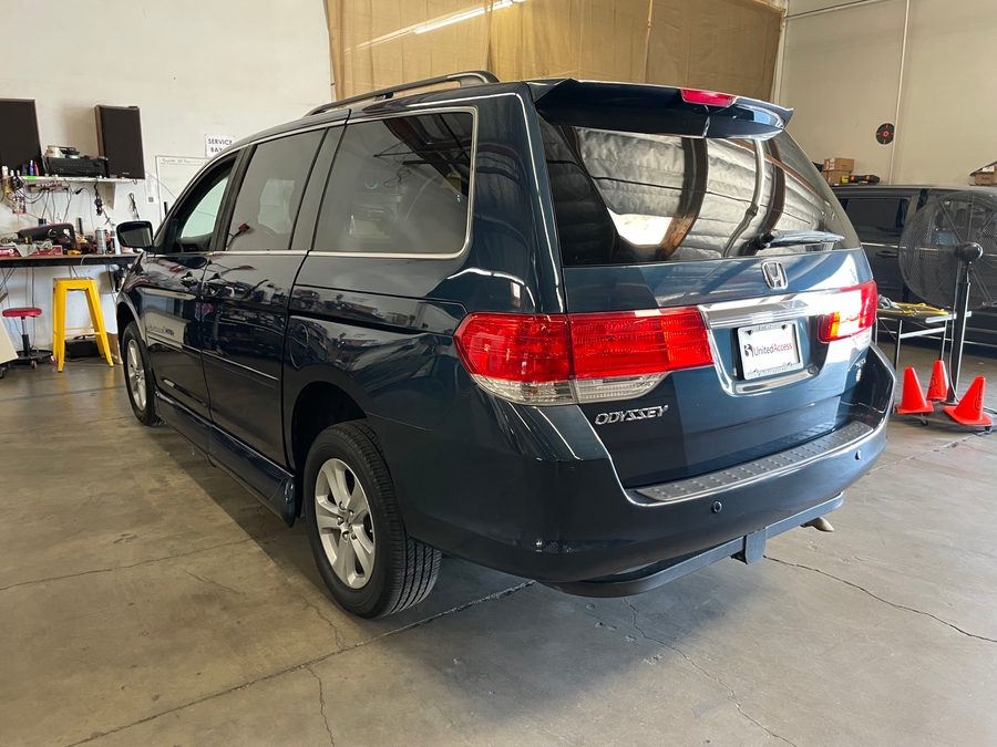 Used 2010 Honda Odyssey Touring - VMI Side Entry In Floor Automatic Ramp