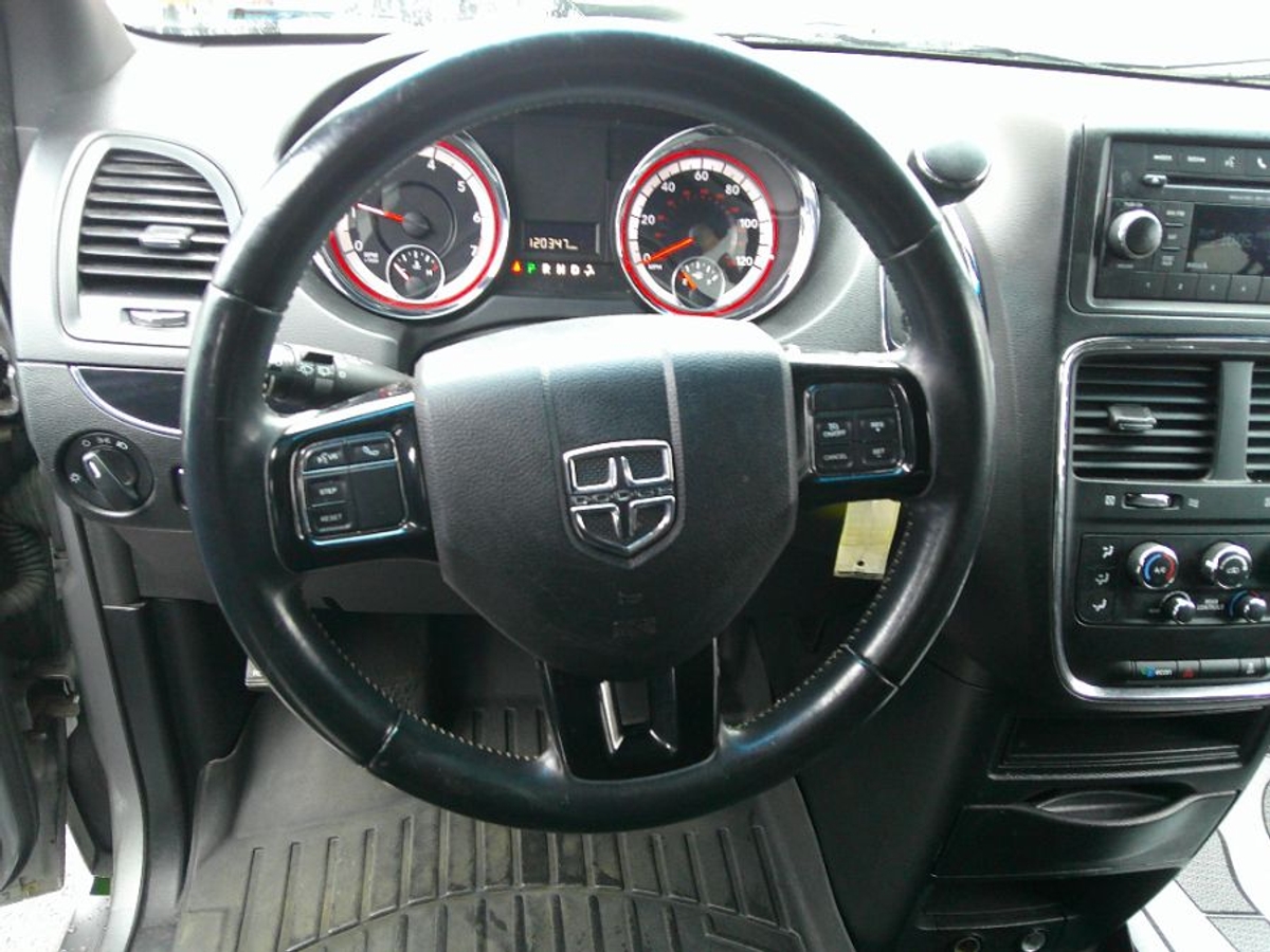 2015 DODGE GRAND CARAVAN - Image 14