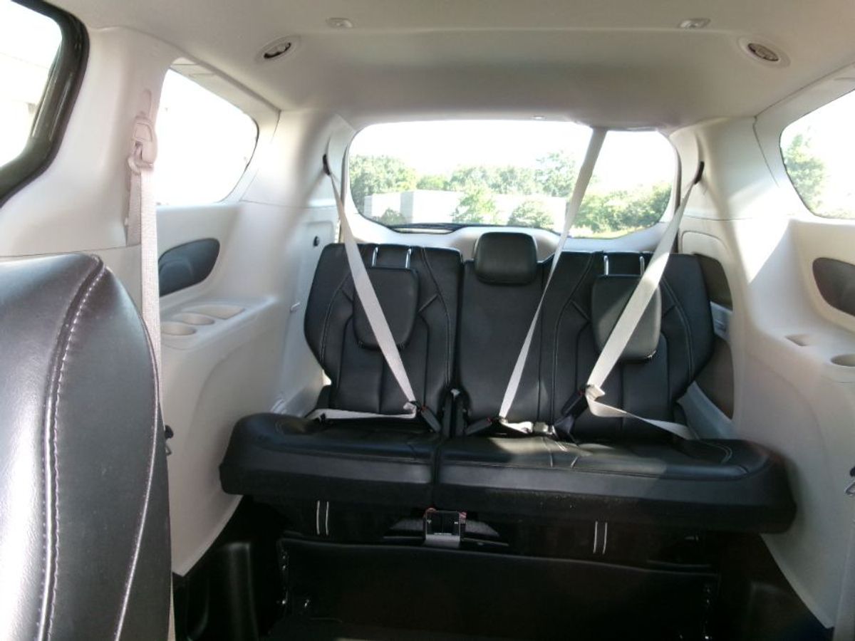 2023 CHRYSLER PACIFICA - Image 16