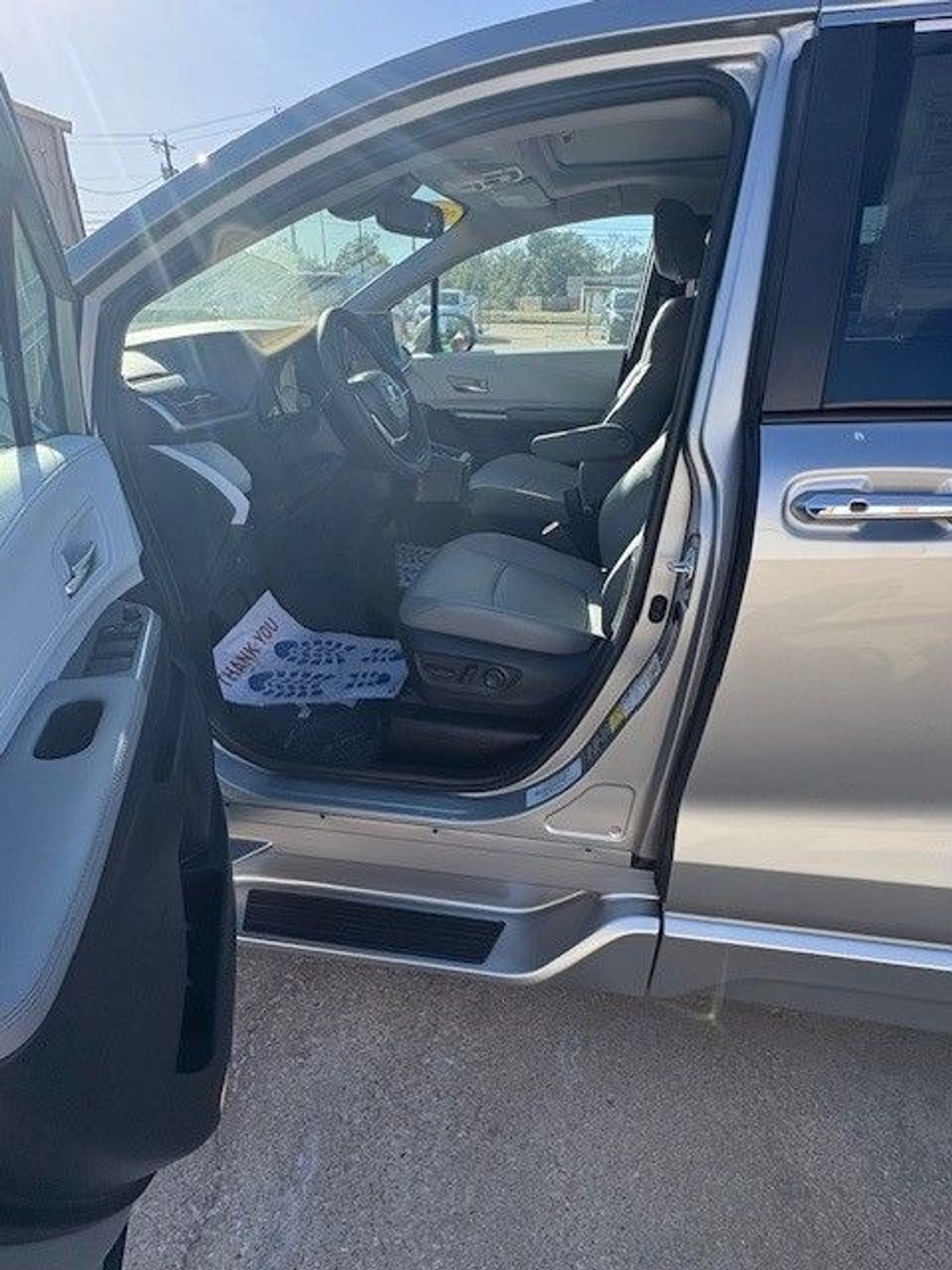 2025 TOYOTA SIENNA - Image 12