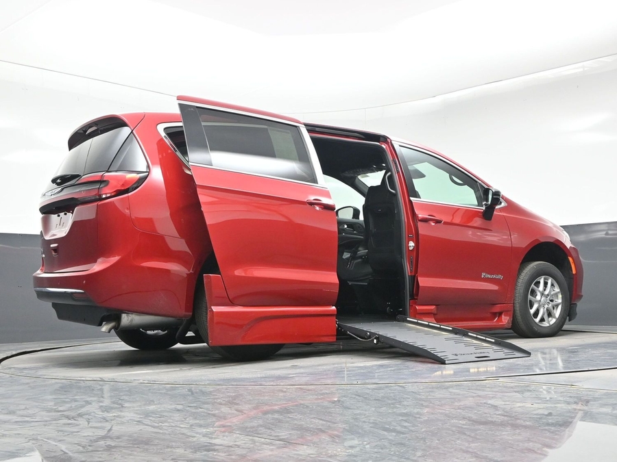 Red Chrysler Pacifica image number 6