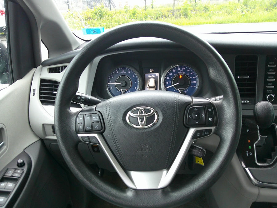 Black Toyota Sienna image number 10
