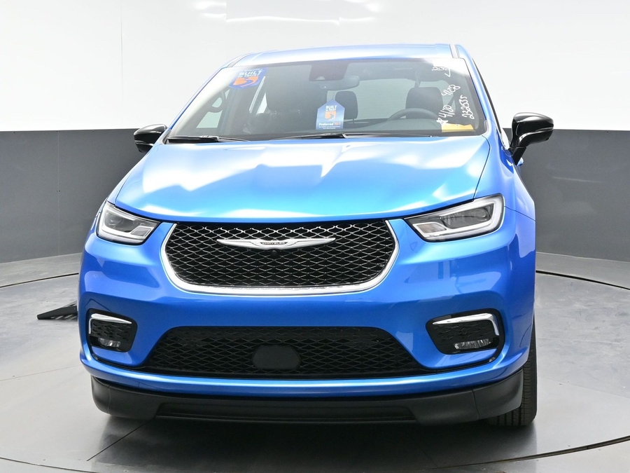 Blue Chrysler Pacifica image number 1