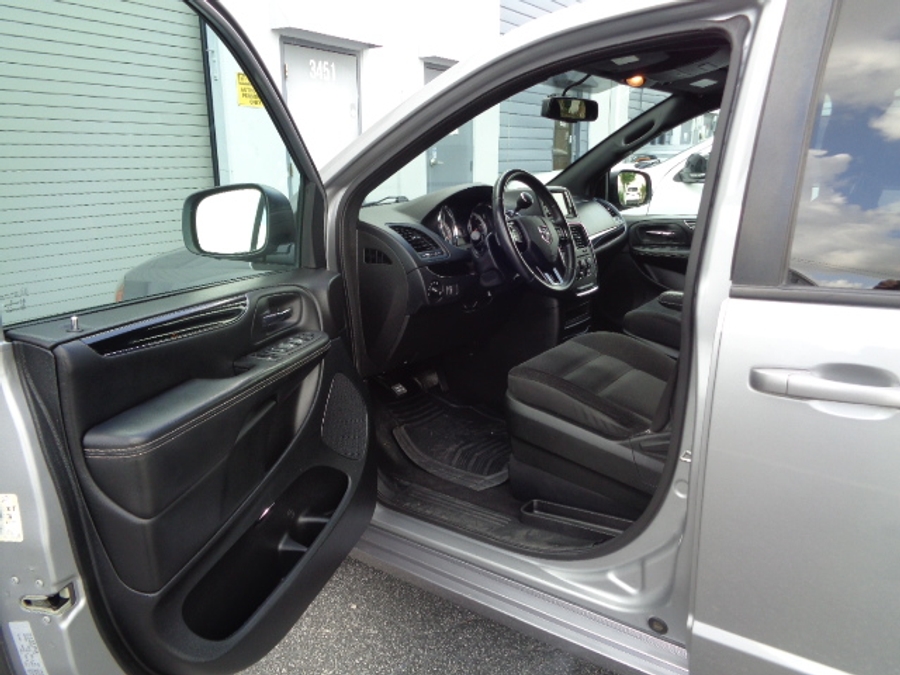 Used 2018 Dodge Grand Caravan SE Plus - AMS Rear Entry Fold Out Manual Ramp
