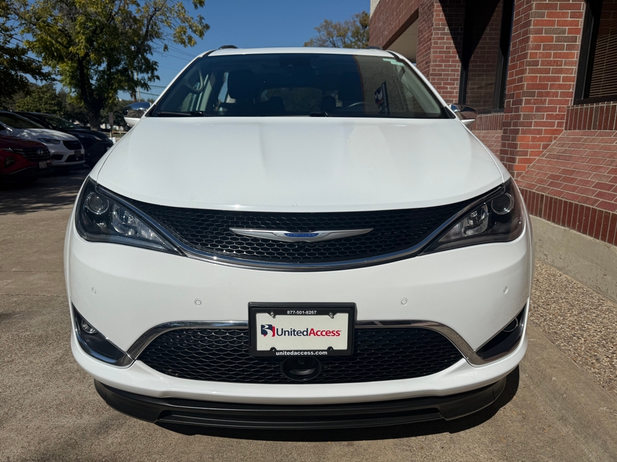 Used 2018 Chrysler Pacifica Limited - BraunAbility Side Entry Entry In Floor Automatic Ramp