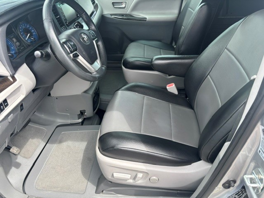 Used 2020 Toyota Sienna XLE - BraunAbility Side Entry Fold Out Automatic Ramp