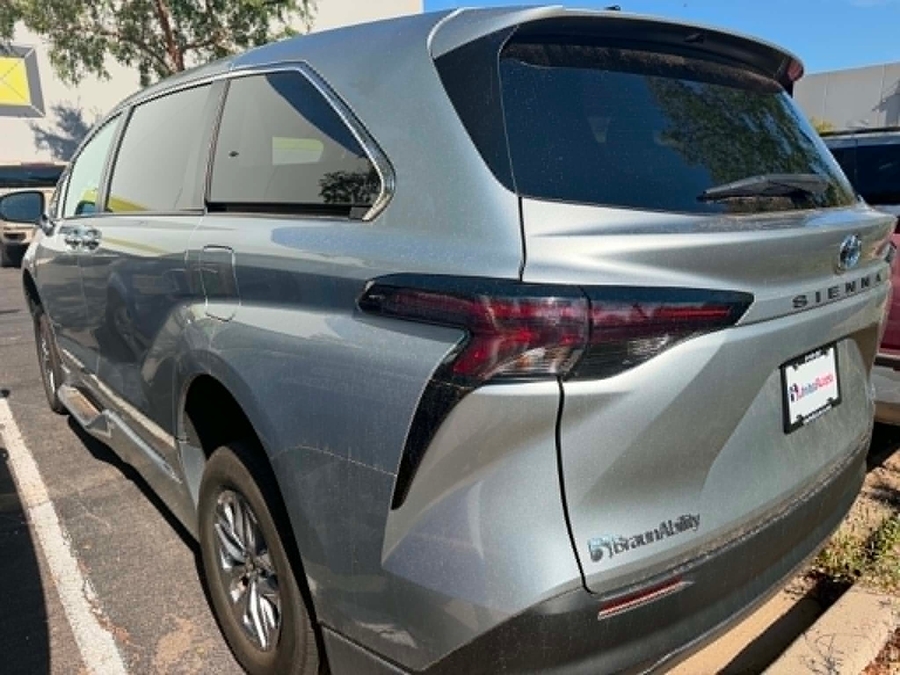 Used 2024 Toyota Sienna Hybrid LE - BraunAbility Side Entry Fold Out Automatic Ramp