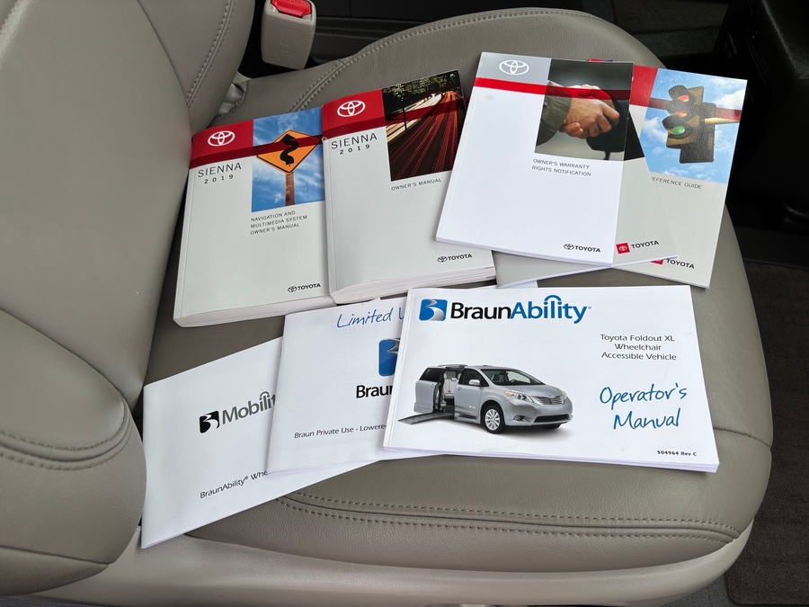 Used 2019 Toyota Sienna XLE Base - BraunAbility Side Entry Entry Fold Out Automatic Ramp