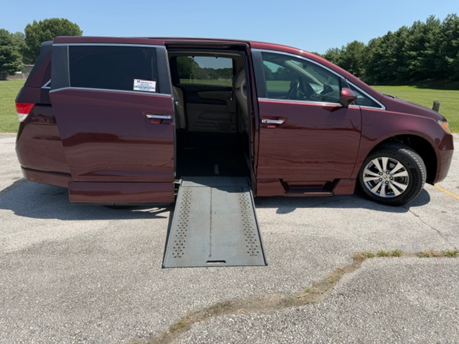 Used 2016 Honda Odyssey EX-L - RLX Side Entry In Floor Automatic Ramp
