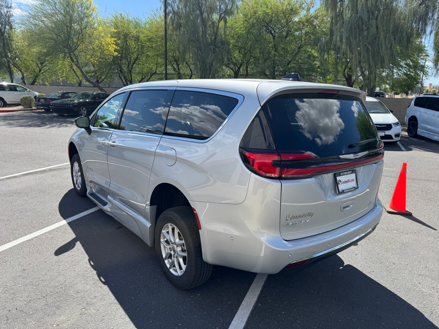 Used 2024 Chrysler Pacifica Touring L - BraunAbility Side Entry Entry In Floor Automatic Ramp