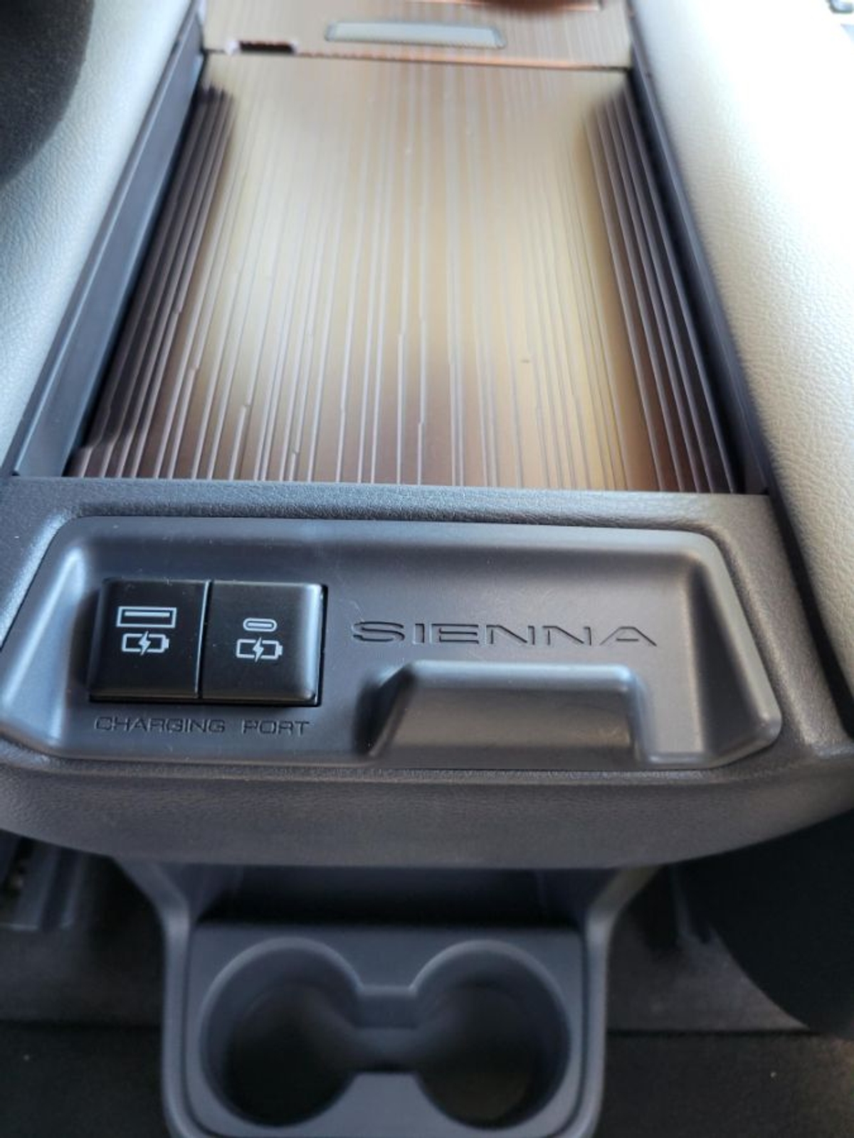 2024 TOYOTA SIENNA - Image 21