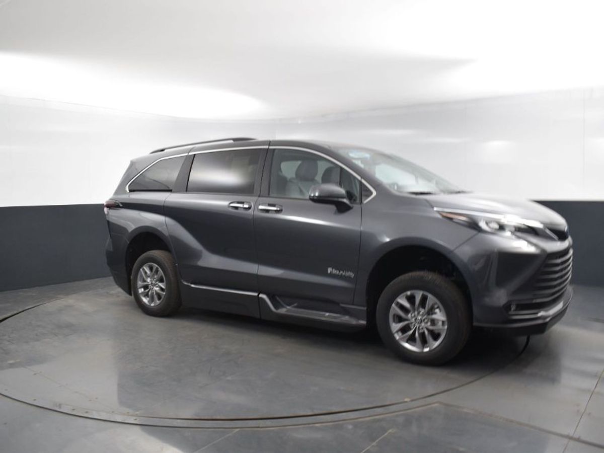 2025 TOYOTA SIENNA - Image 18