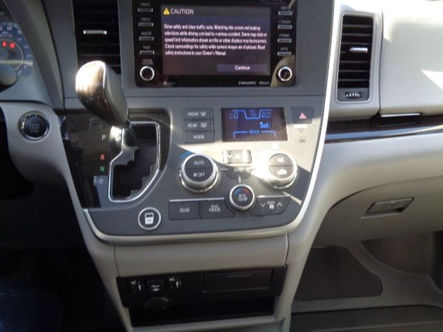 Used 2020 Toyota Sienna XLE Base - BraunAbility Side Entry Entry Fold Out Automatic Ramp