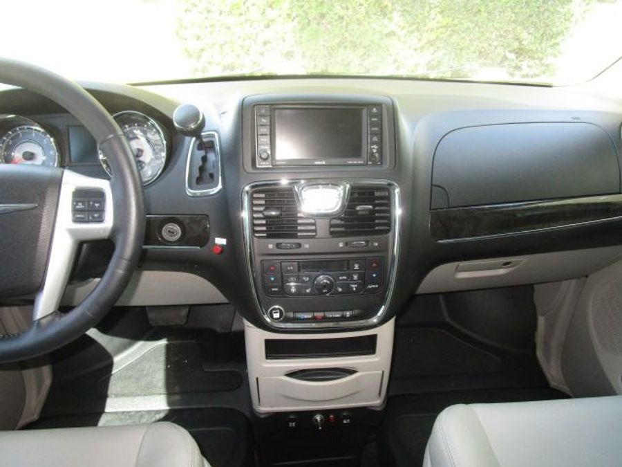 Used 2015 Chrysler Town and Country Touring-L - BraunAbility Side Entry Entry In Floor Automatic Ramp