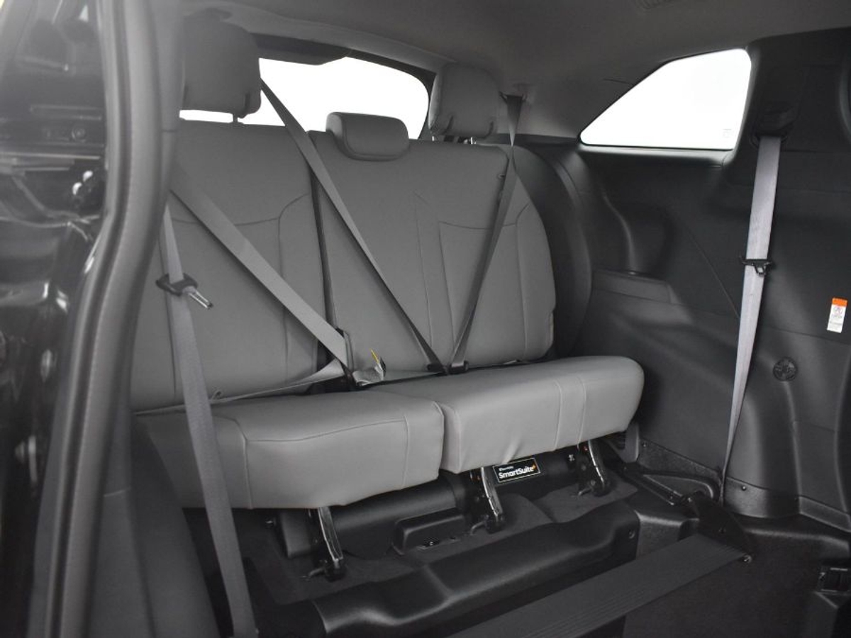 2025 TOYOTA SIENNA - Image 8