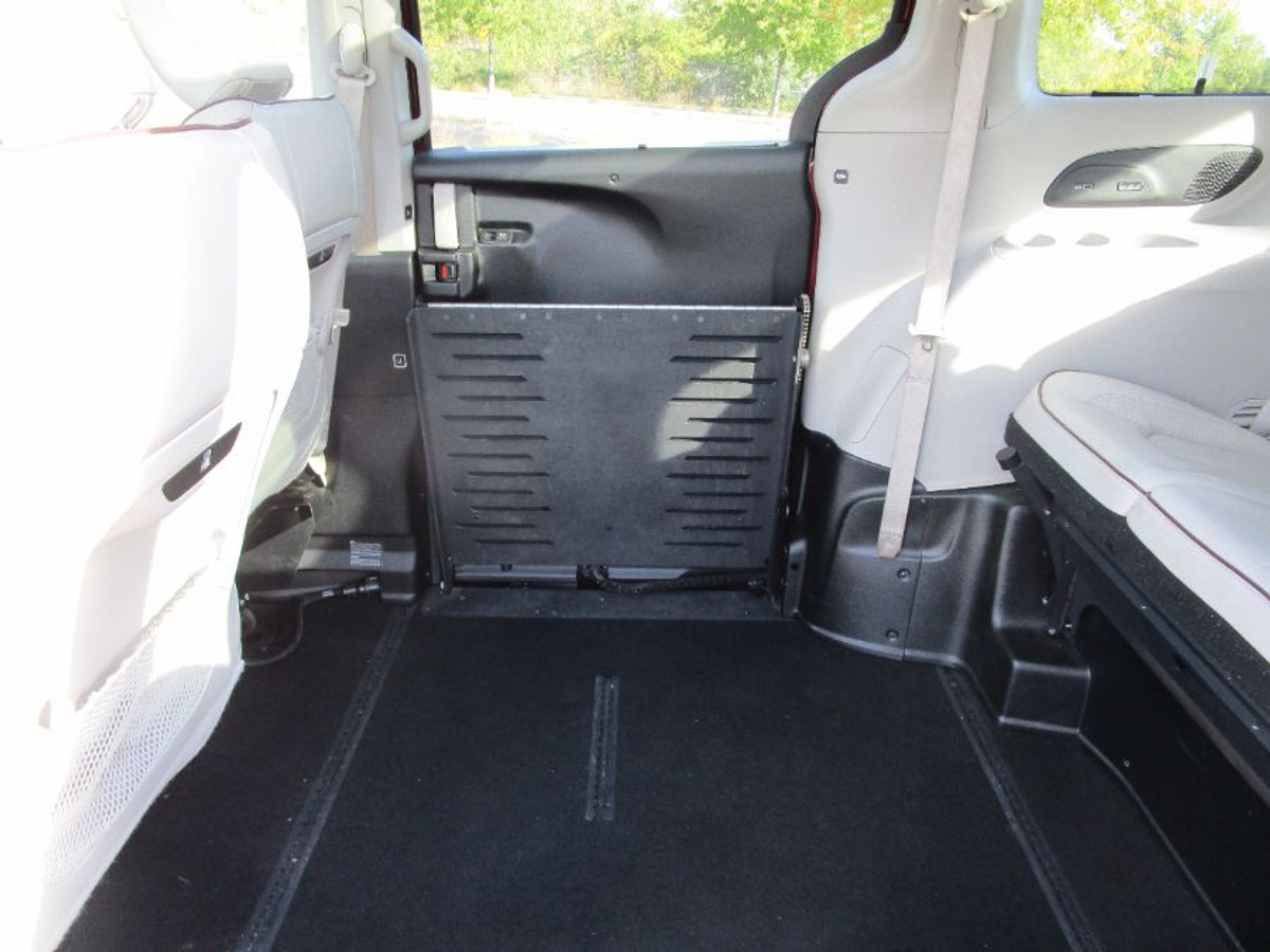 2020 CHRYSLER PACIFICA - Image 8